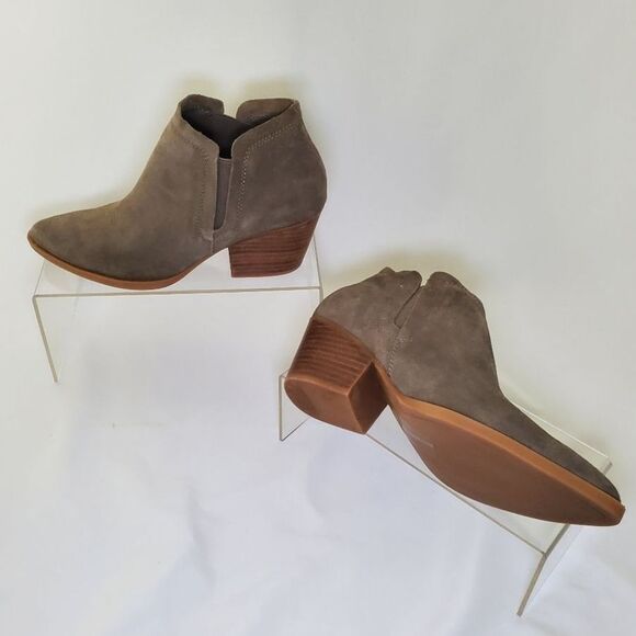 NEW Dolce Vita Booties Women's Size 8 Dune Gray Brown Suede Ankle Boot Slip-On - Picture 2 of 8